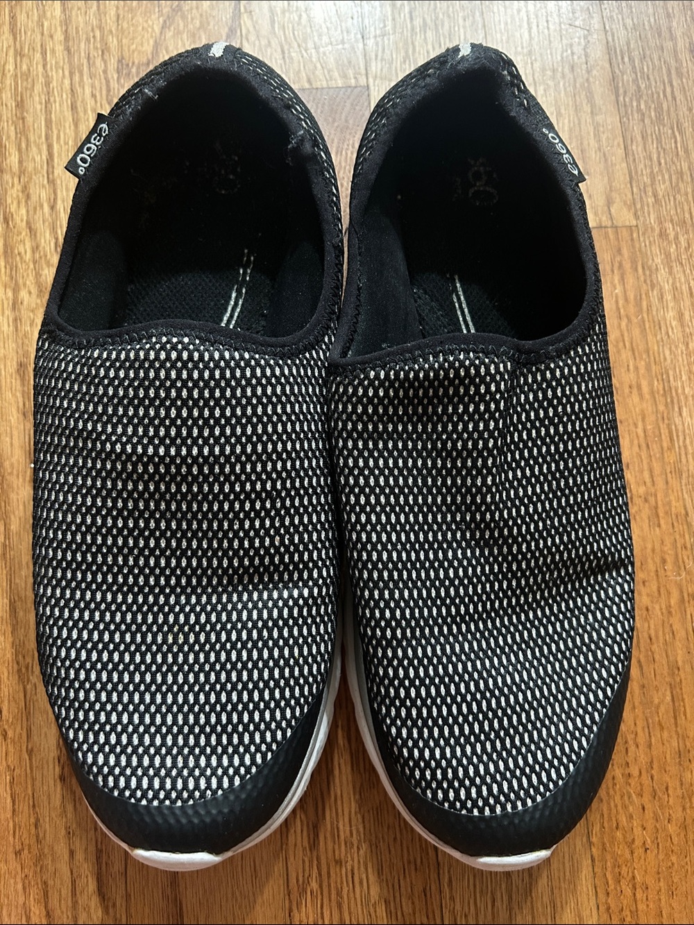 Easy Spirit 360 Make Moves Memory Foam Comfort Sneaker Black/ White Size 11